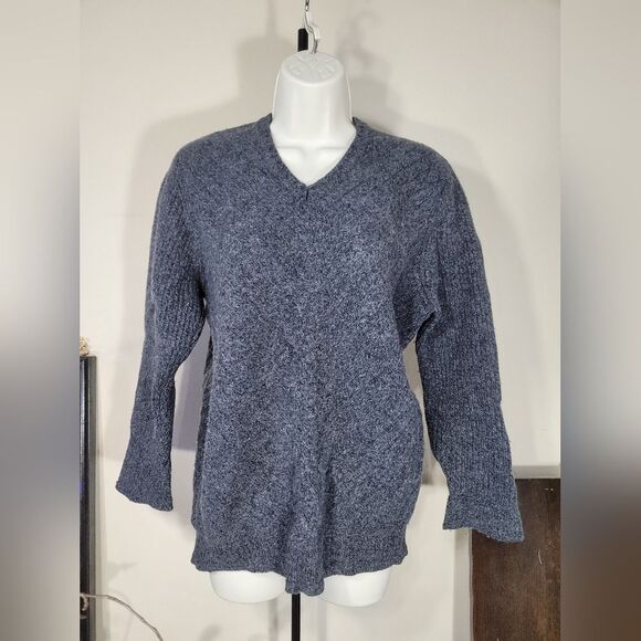 USED WOOL/CASHMERE HARSH COLD Velvet by graham and spencer dark gray sweater. - Picture 9 of 10